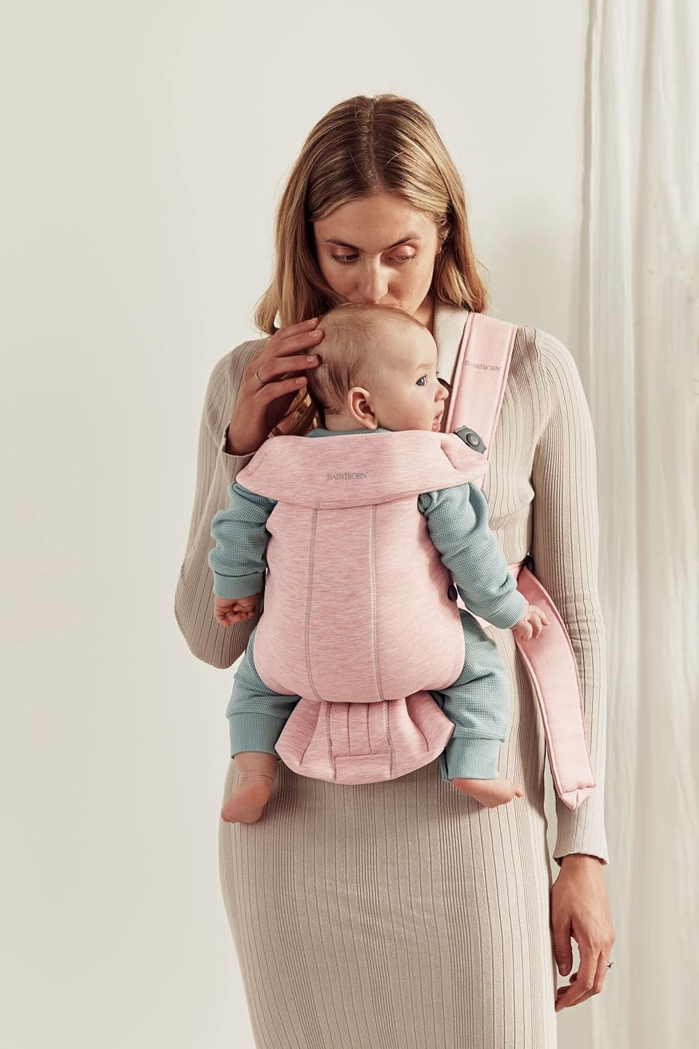 BabyBjörn Baby Carrier Mini, Light Pink, 3D Jersey | Infant Carrier (7-25 lbs), Ergonomic, Easy-to-Use